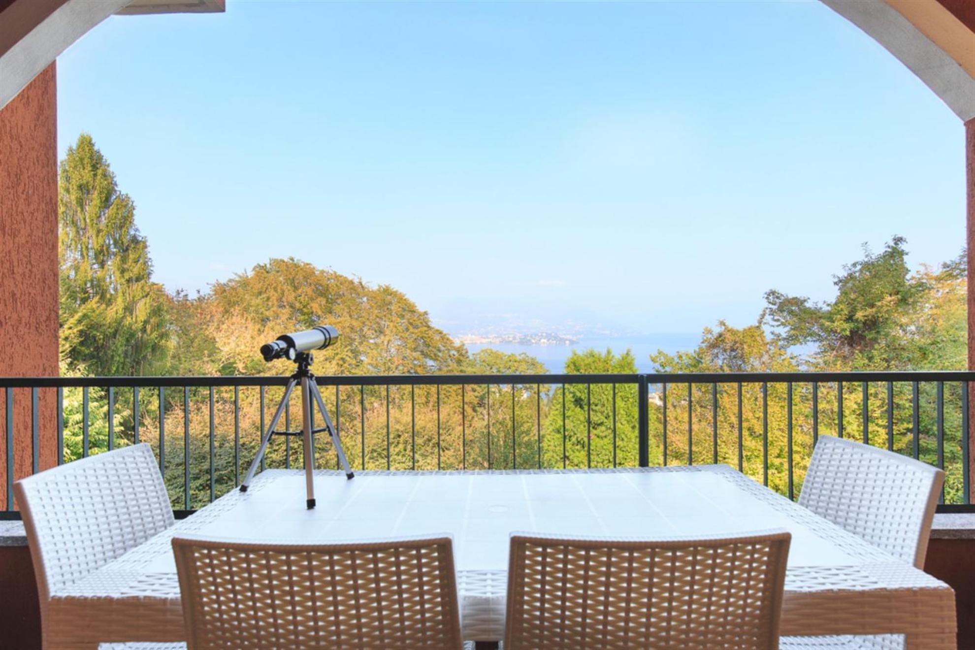 Apartmán La Tana Del Lupo Stresa Exteriér fotografie